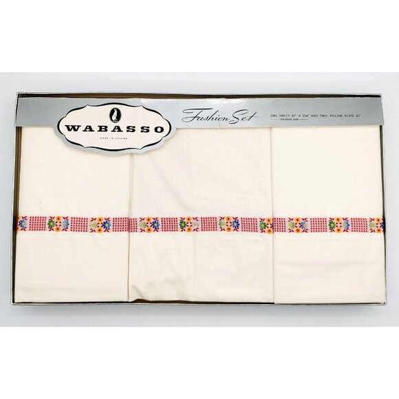 Vintage WABASSO Boxed Set Flat Sheet & 2 Cases Embroidered Band w/Flowers Square - Picture 1 of 9